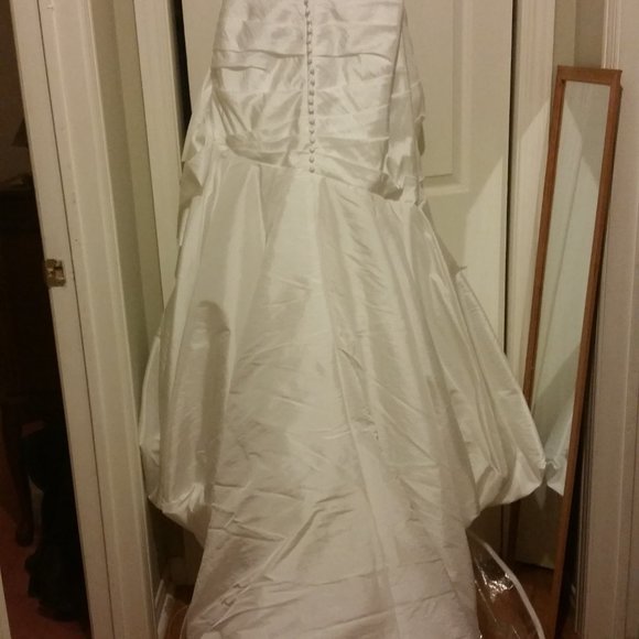 Wedding Dress New Size 16 - Picture 4 of 6